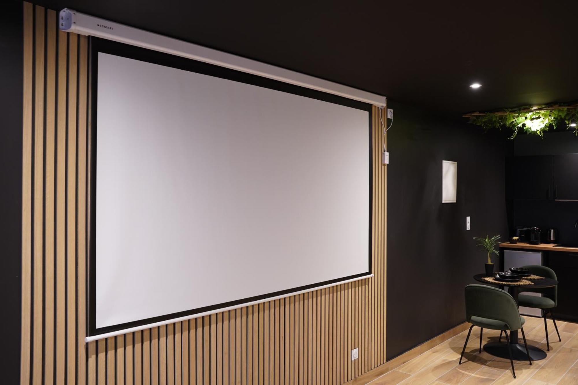 Junglia Suite - Spa & Cine 布雷斯地区布尔格 外观 照片