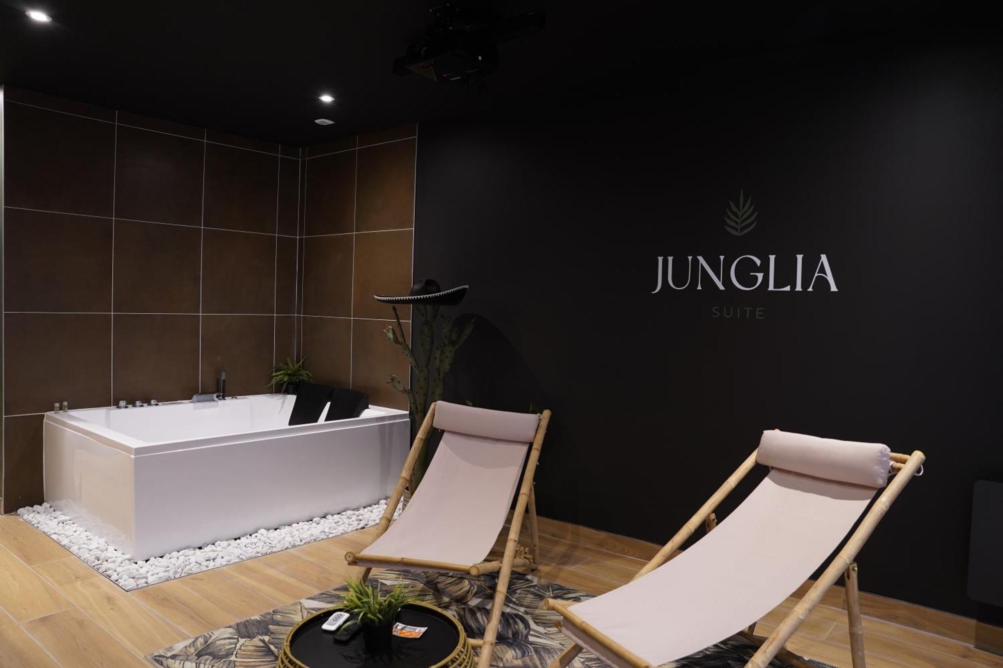 Junglia Suite - Spa & Cine 布雷斯地区布尔格 外观 照片